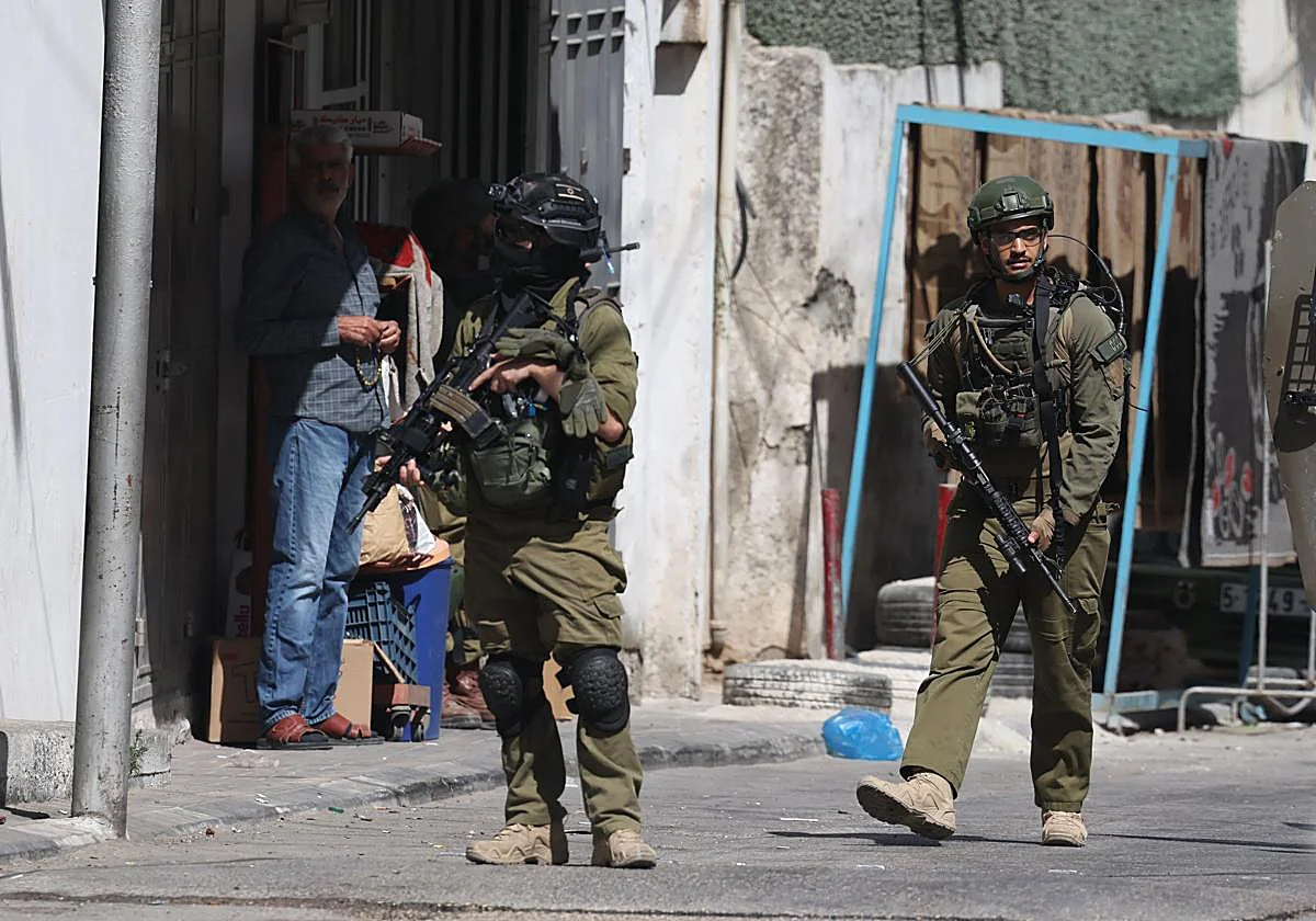 El ejército israelí mata a un matrimonio palestino y a sus dos hijos pequeños en Cisjordania