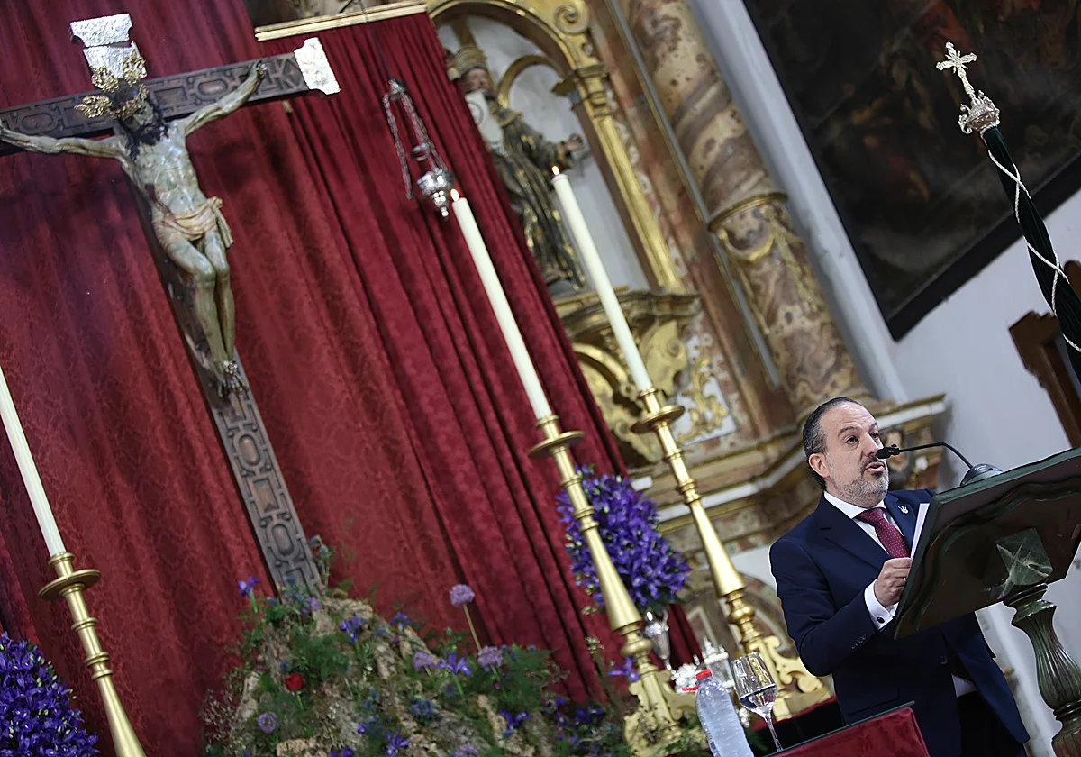 El orfebre José Cantos pregona el Lunes Santo de Los Estudiantes de Antequera