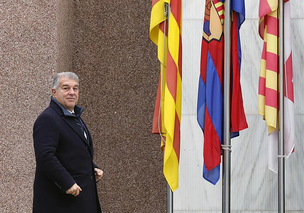 Laporta gana las elecciones a la presidencia del Barça por goleada