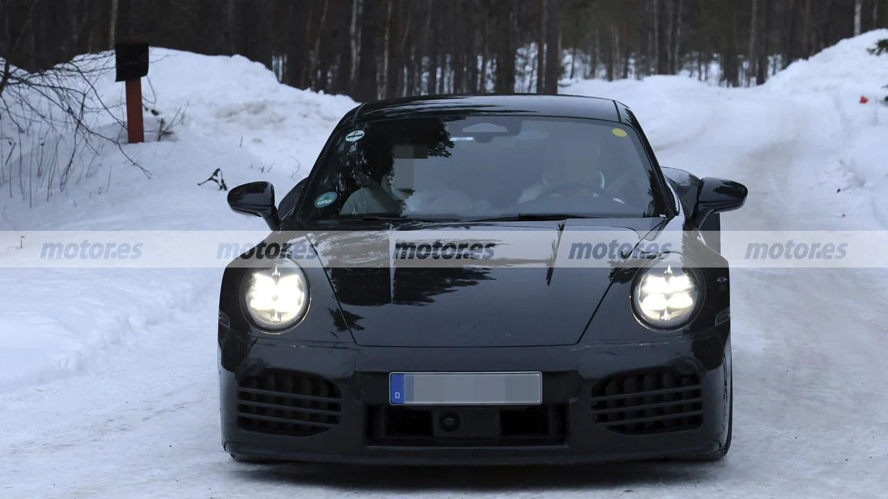 Cazados los nuevos Porsche 911 Turbo Touring en la nieve: el 911 más diferente y misterioso