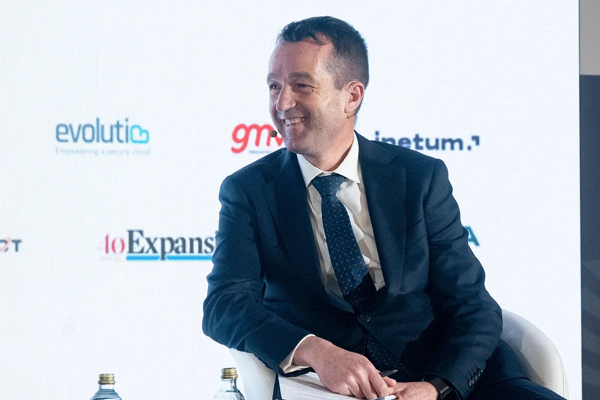 Escribano dice que la acción de Indra aún "tiene margen" de crecimiento tras batir récords en 2025