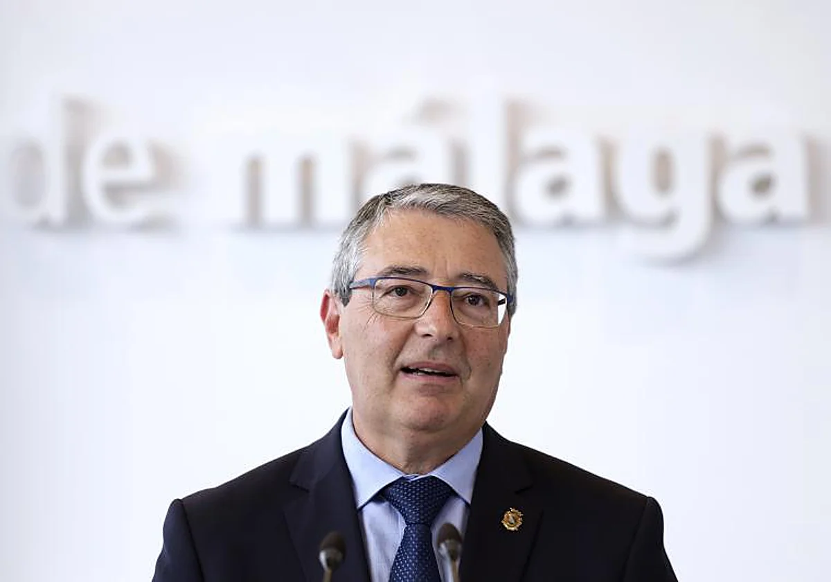 Francisco Salado: «Alguien tiene que dimitir, es un desprecio a Málaga»