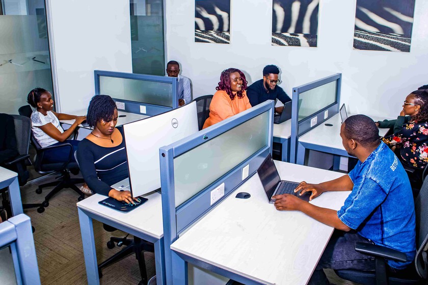 Pasaba 8 horas al día mirando pornografía para entrenar la IA. Hoy lidera el sindicato de trabajadores que lucha contra eso