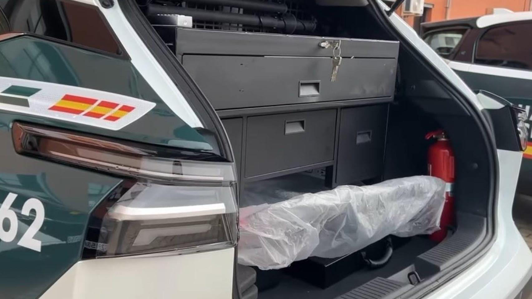 Piden a la directora de la Guardia Civil dotar de armeros para fusiles a las patrullas por el "aumento" de tiroteos y el narco