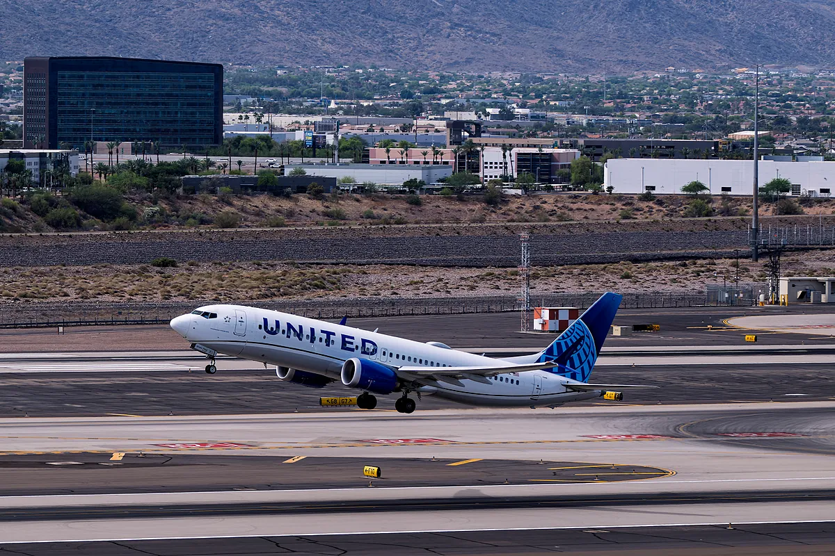 El precio del petróleo reactiva el gran debate de las aerolíneas: ¿Cubrirse o no cubrirse?