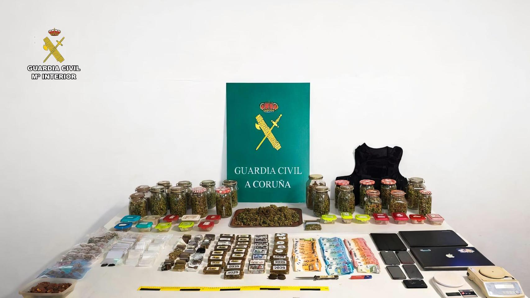 Desarticulado un punto de droga en Cambre (A Coruña) con más de 15.000 euros en sustancias