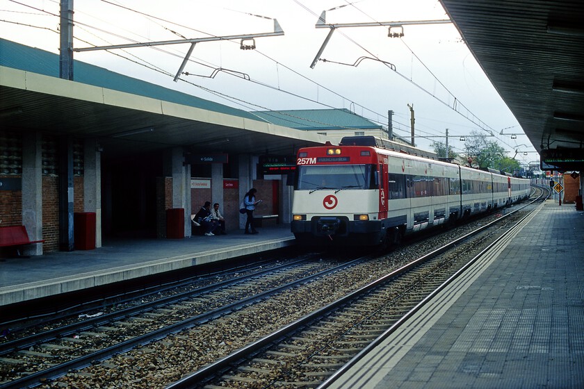 Madrid tiene una línea de tren que mueve 72 millones de pasajeros: 15 años después está más cerca de ampliarla