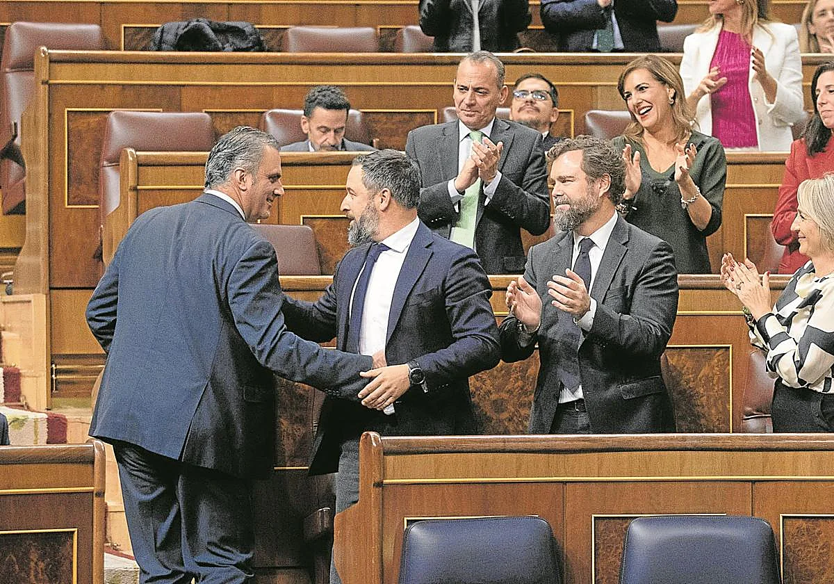 La dirección de Vox descarta convocar el congreso que exigen los «despechados»