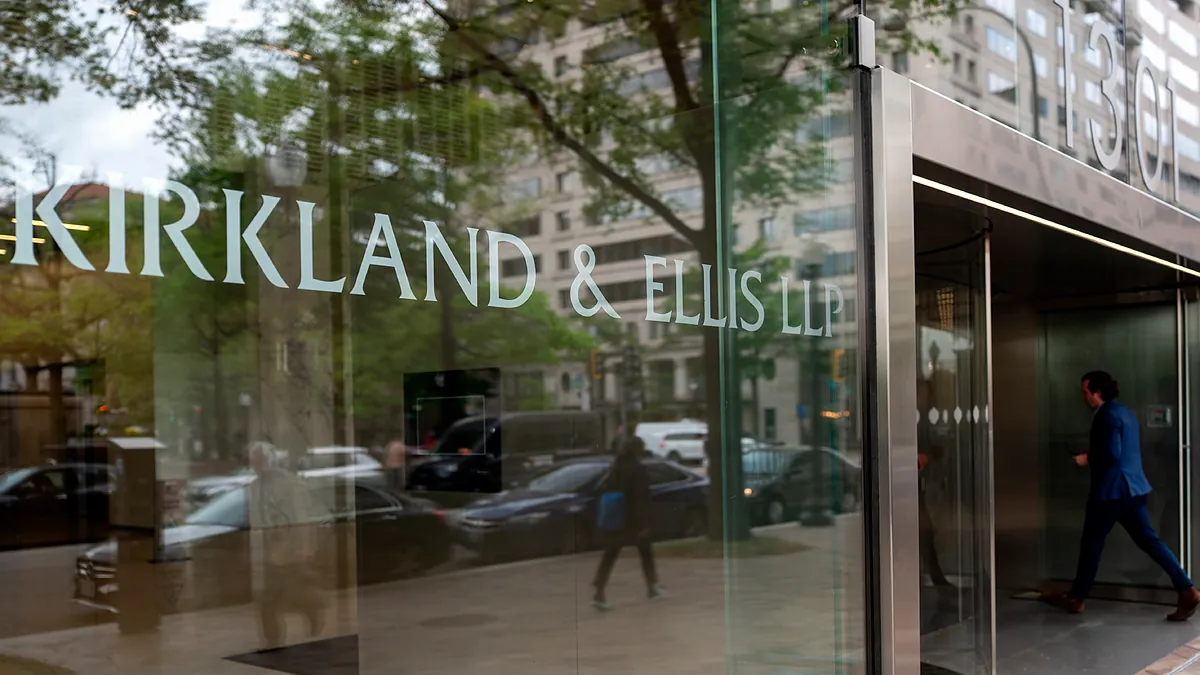 Kirkland, primer bufete del mundo en facturar más de 10.000 millones