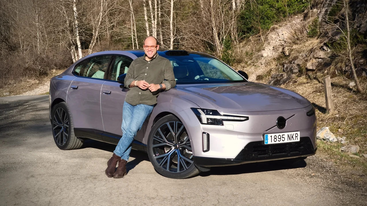 El ES90 es el regreso de Volvo al segmento de las berlinas, ya lo he probado y te cuento si realmente merece la pena