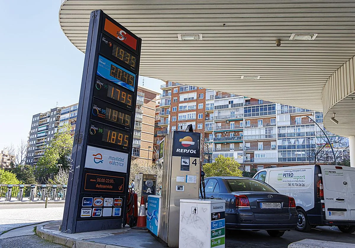 El litro de gasóleo acumula una subida de 47 céntimos en diez días