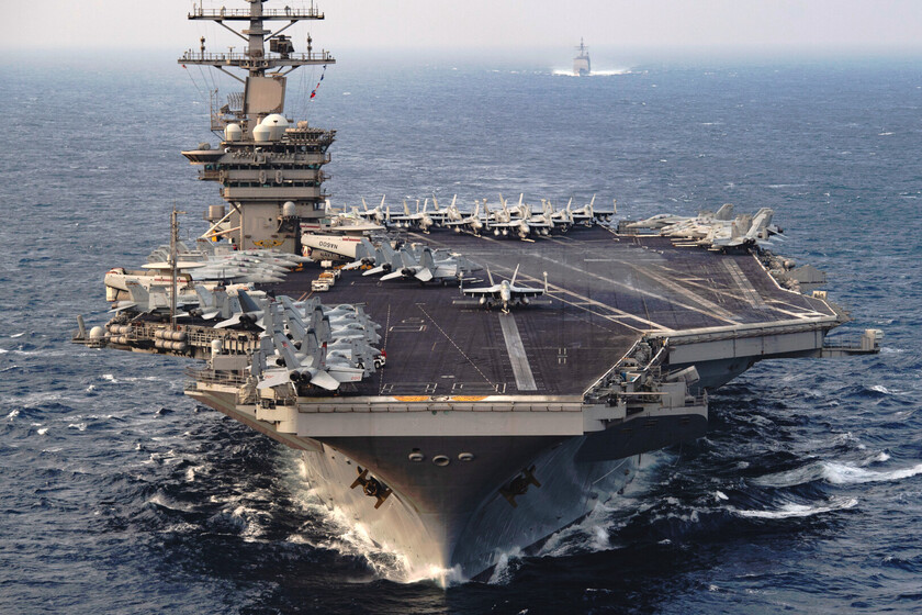 Tienen que estar muy mal las cosas para que EEUU haya tomado una decisión inédita: extender la vida de su portaaviones dinosaurio