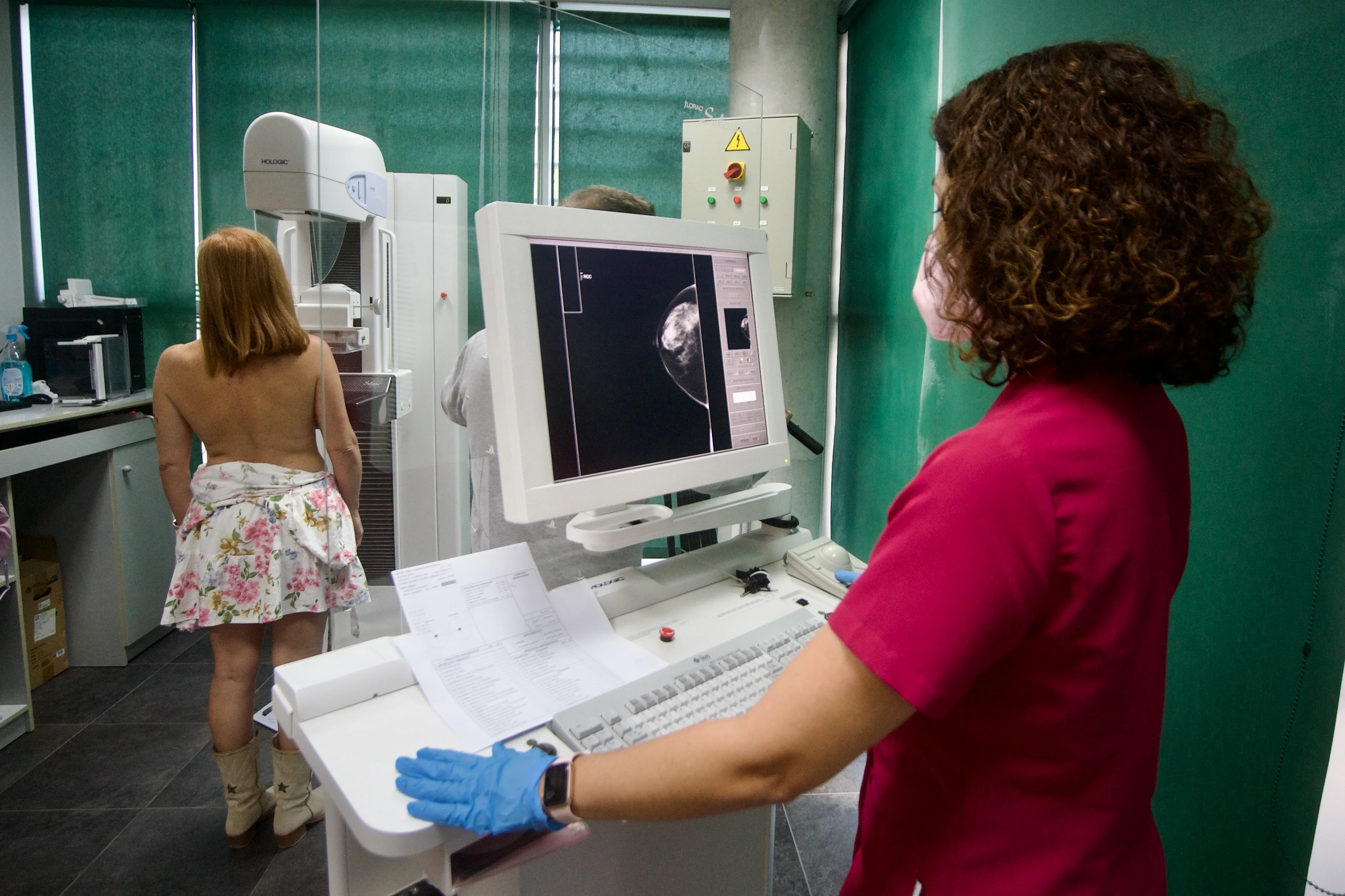 La mayoría de las diagnosticadas con cáncer de mama teme perder su empleo