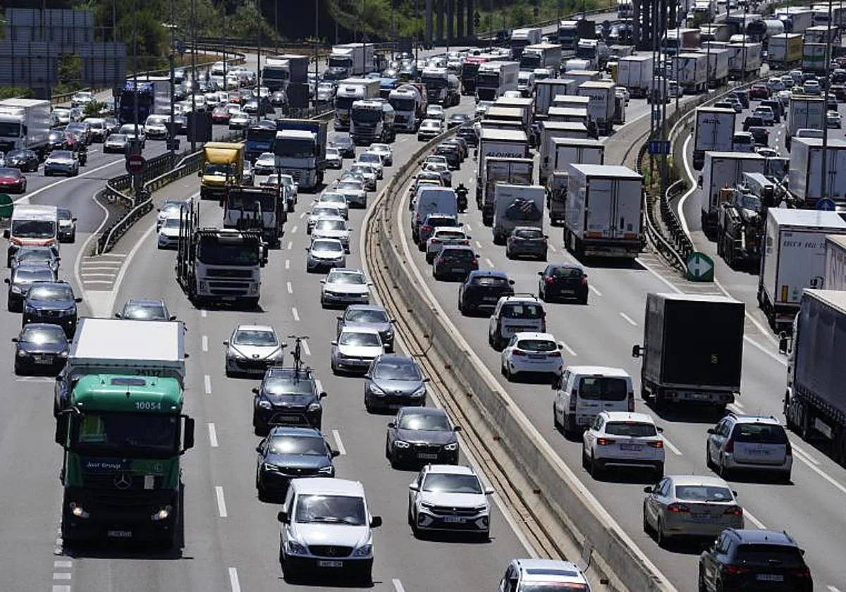 La huelga de profesores colapsa los accesos a Barcelona
