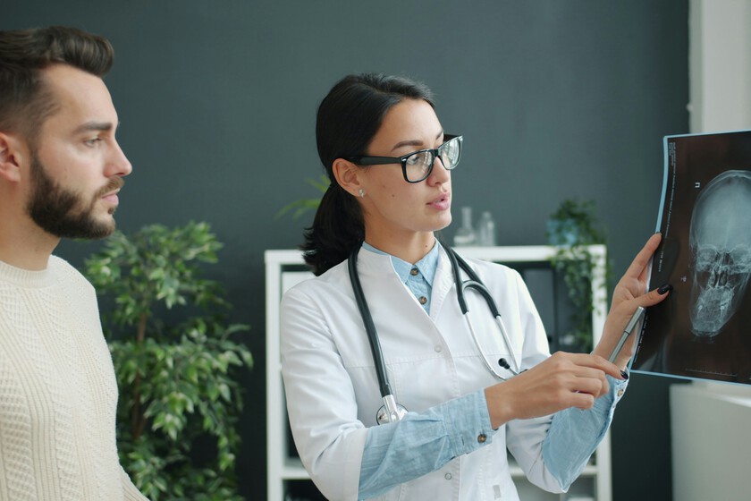 Los trabajadores podrán exigir a la empresa un examen médico tras volver de una baja: la ley de prevención de riesgos