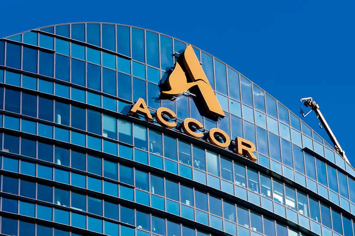 El grupo hotelero Accor investiga denuncias de trata de personas tras el ataque de un inversor a corto