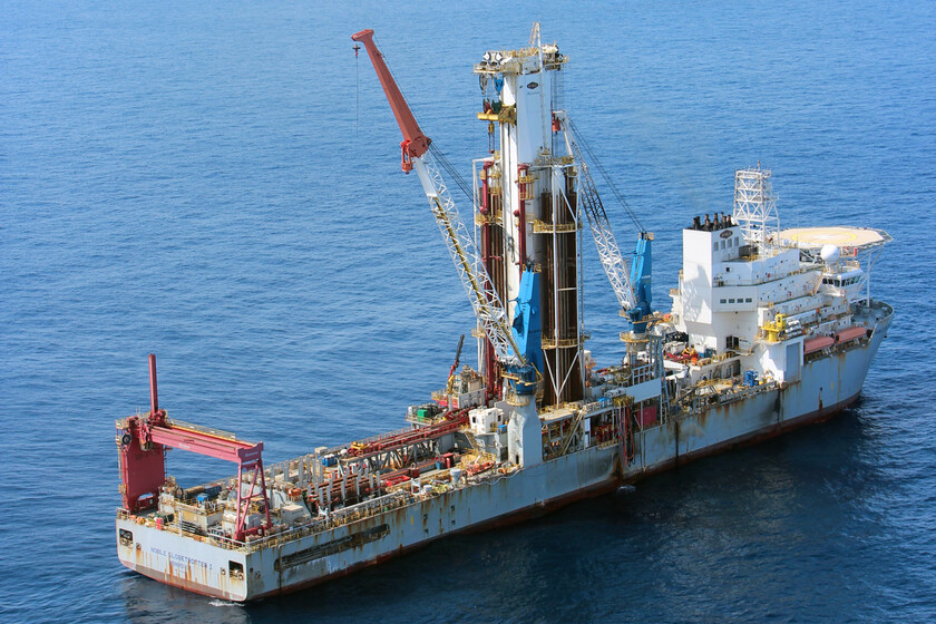 En 1957, dos ingenieros tuvieron una idea delirante: perforar en alta mar un pozo de 40 kilómetros de profundidad