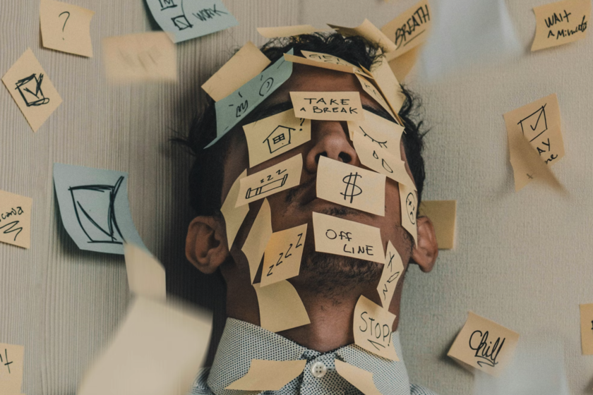 Uno de los mayores errores que estamos cometiendo como sociedad es asumir que vivir cansados es algo normal