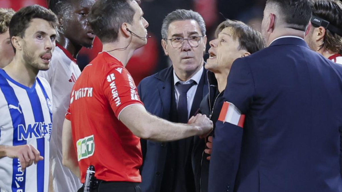 Almeyda cumpirá ante el Valencia su último partido de sanción