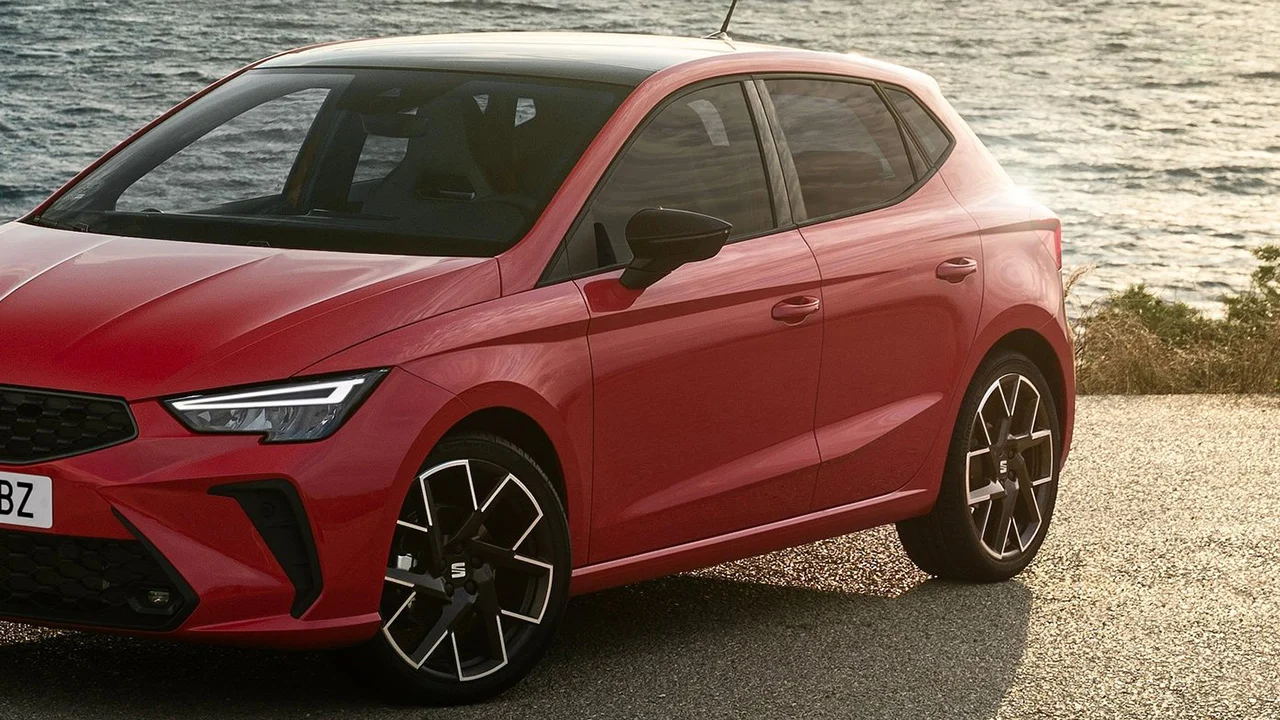 Con 4.400 € de descuento, este coche superventas cuesta como un Sandero y encima es español