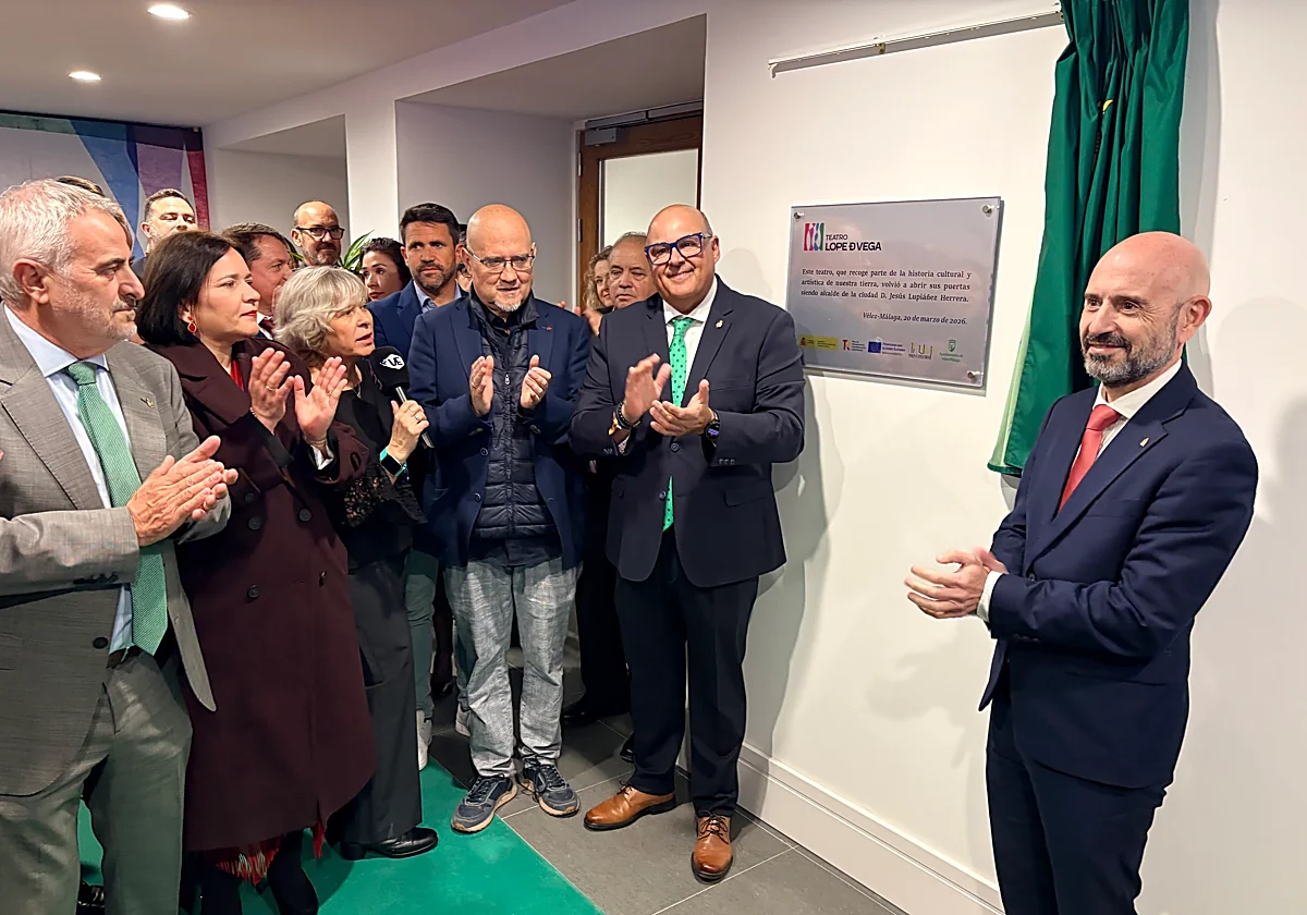 El teatro Lope de Vega de Vélez-Málaga vuelve a alzar el telón tras 24 años de silencio