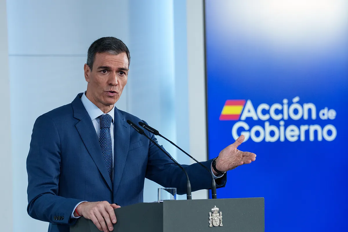El Gobierno se retrata con su escudo 'social'