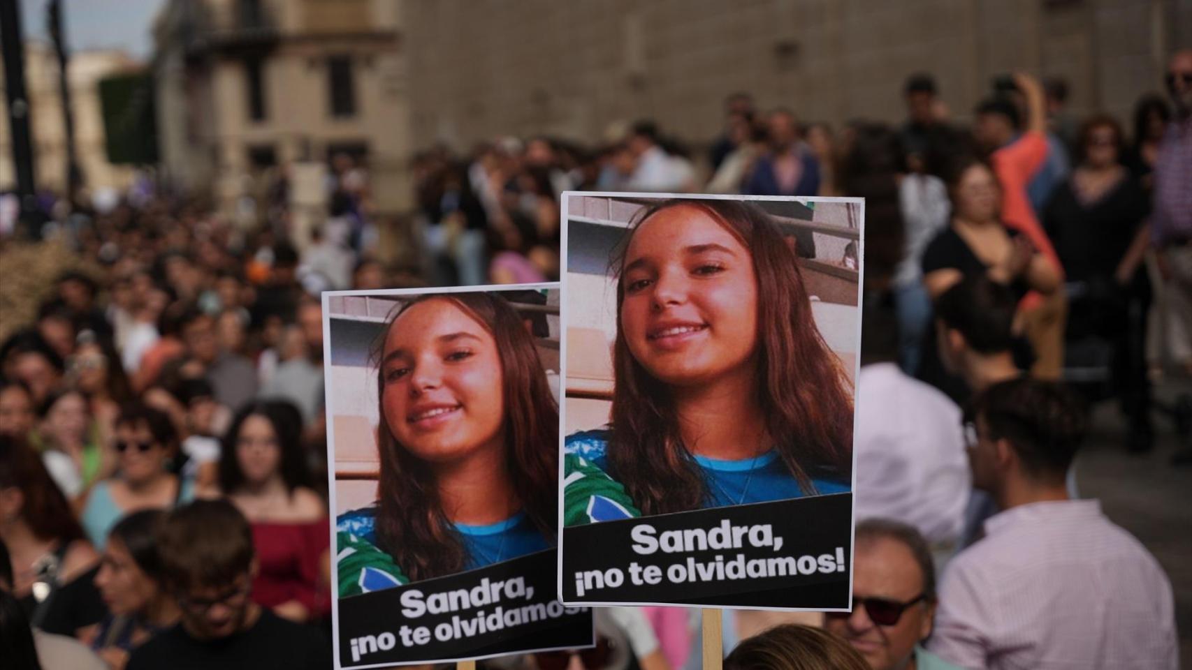 Con los padres de Sandra Peña: un crimen para despertar; la hora contra el acoso escolar