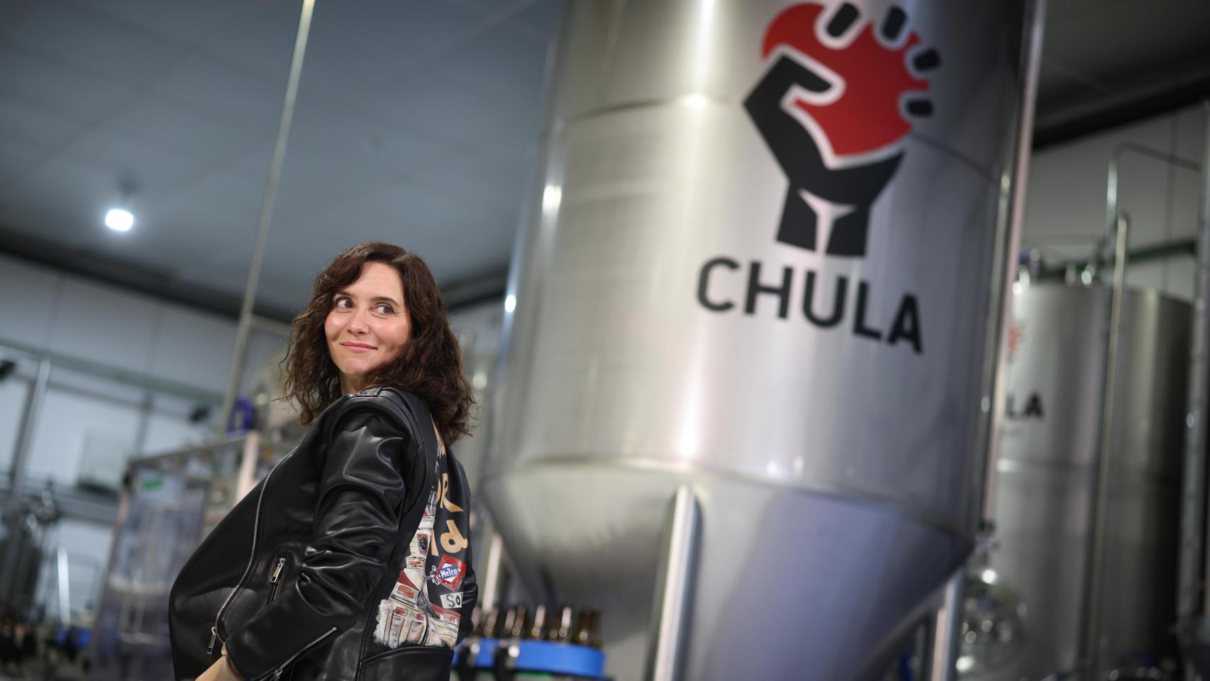 Ayuso blinda las elecciones de posibles manipulaciones con el DNI electrónico: código QR y webcam para avalar su validez