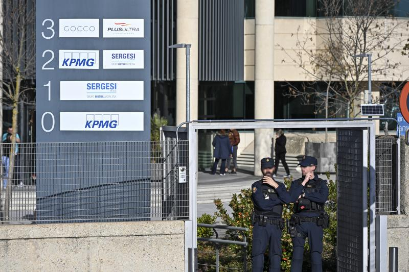 Un juzgado acuerda la libertad con medidas cautelares para tres detenidos por el 'caso Plus Ultra'