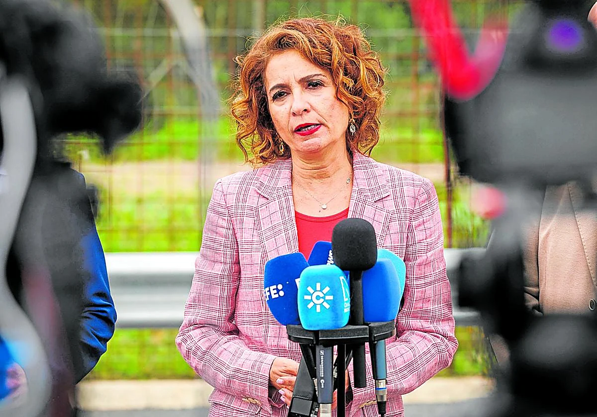 María Jesús Montero: «Las bases de Rota y Morón no se usarán para una guerra ilegal»