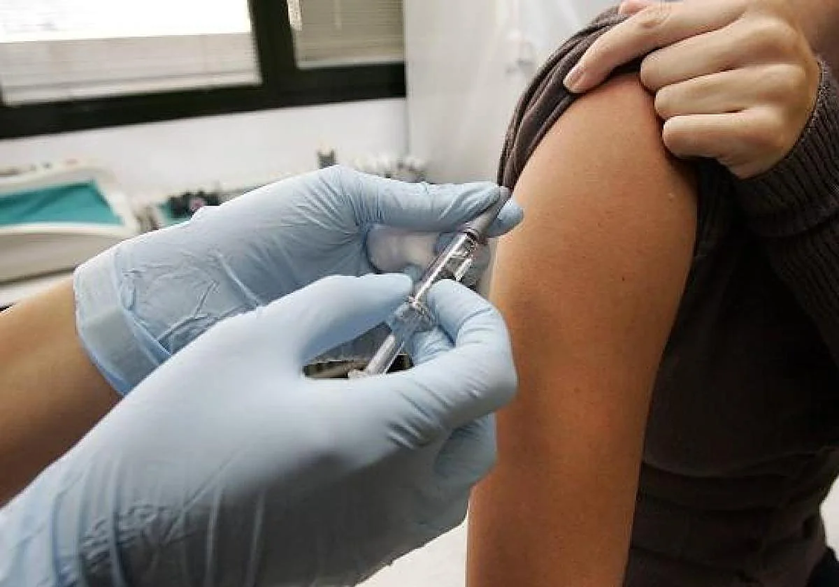 La Junta alerta de que Andalucía supera el nivel epidémico de gripe y anima a la vacunación