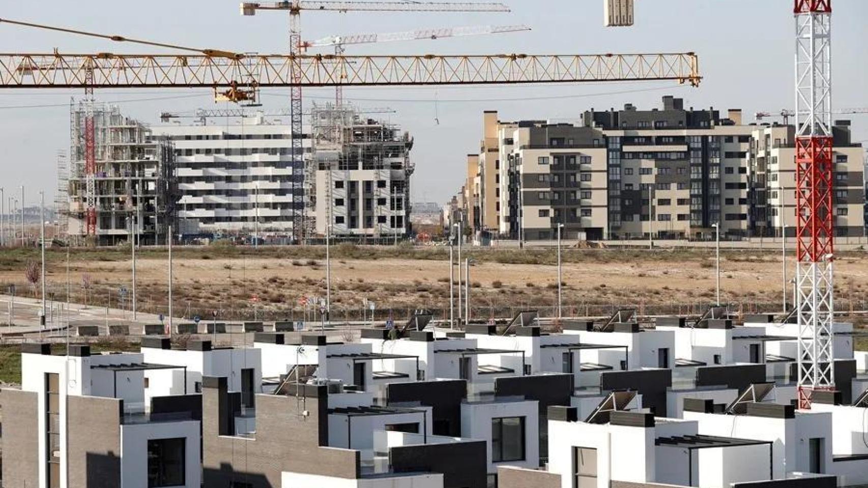 La guerra geopolítica frena naves logísticas en Murcia, pero revaloriza 36.000 m² vacantes por el boom del nearshoring