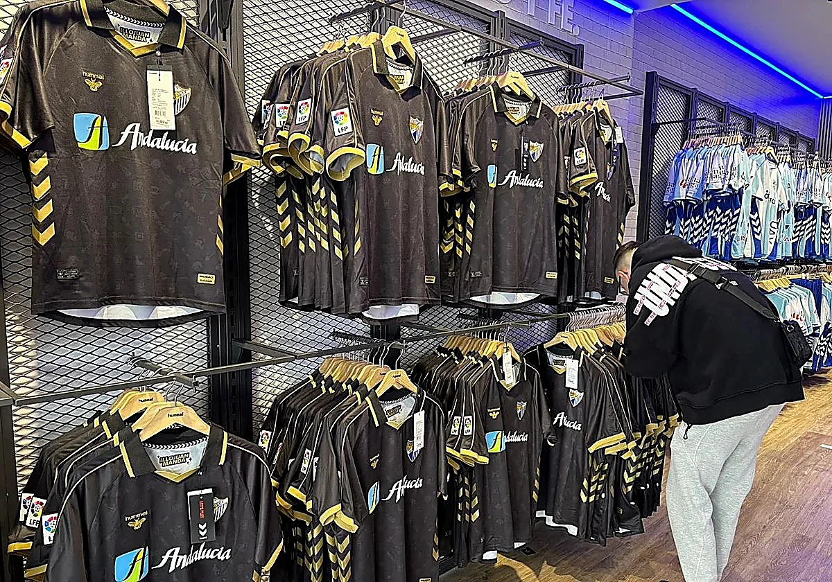 Malaga CF sell 1,800 retro shirts on day one as IlloJuan collaboration proves hit