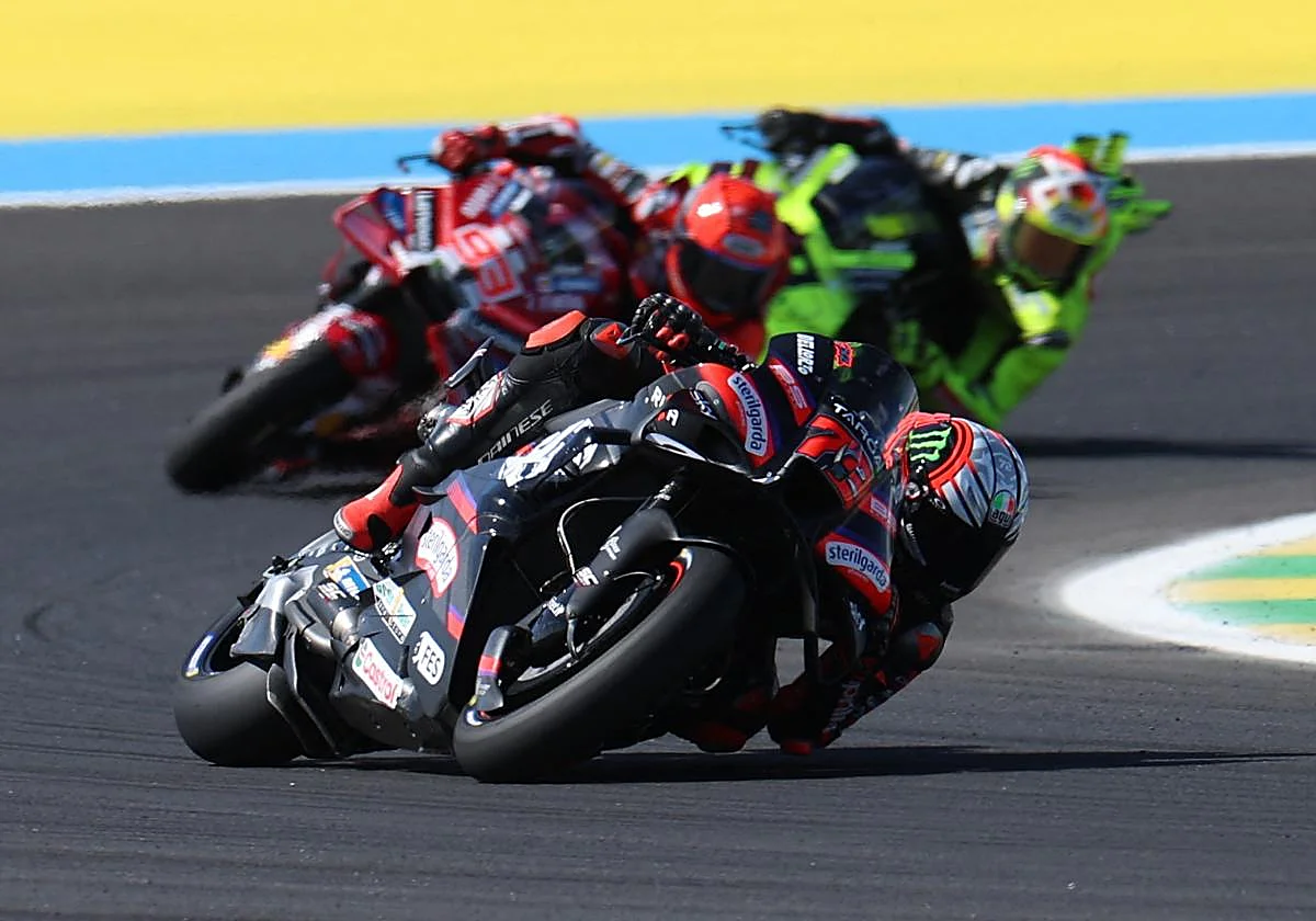 Bezzecchi vuelve a ganar y Aprilia hace doblete con Jorge Martín