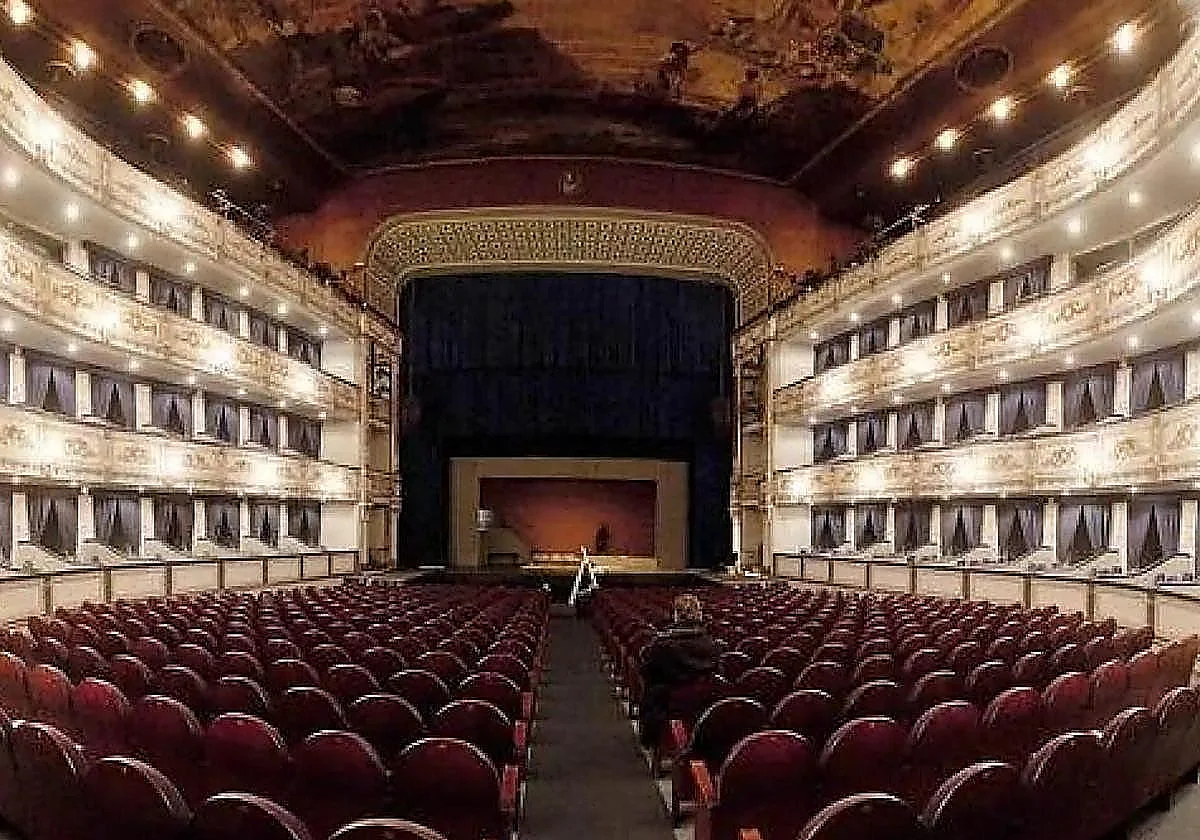 El Teatro Cervantes acoge la 50 Exaltación de la Mantilla este lunes