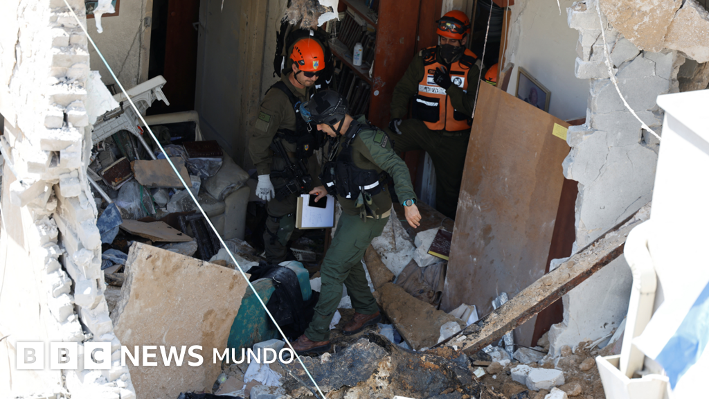 Trump dice que EE.UU. "arrasará" las centrales eléctricas de Irán si el estrecho de Ormuz no se abre antes del plazo de 48 horas