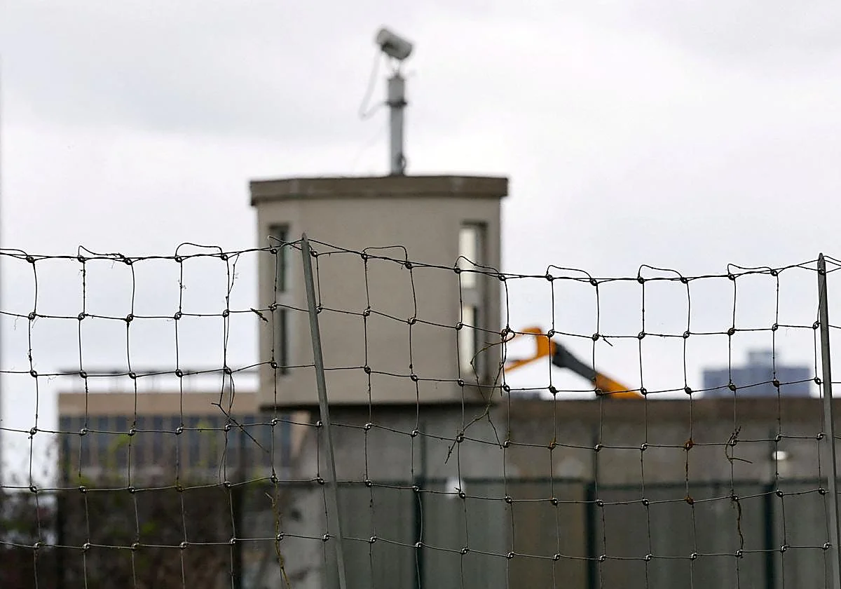 Con una sierra y sábanas, así fue la última de las fugas de prisión que preocupan a Francia