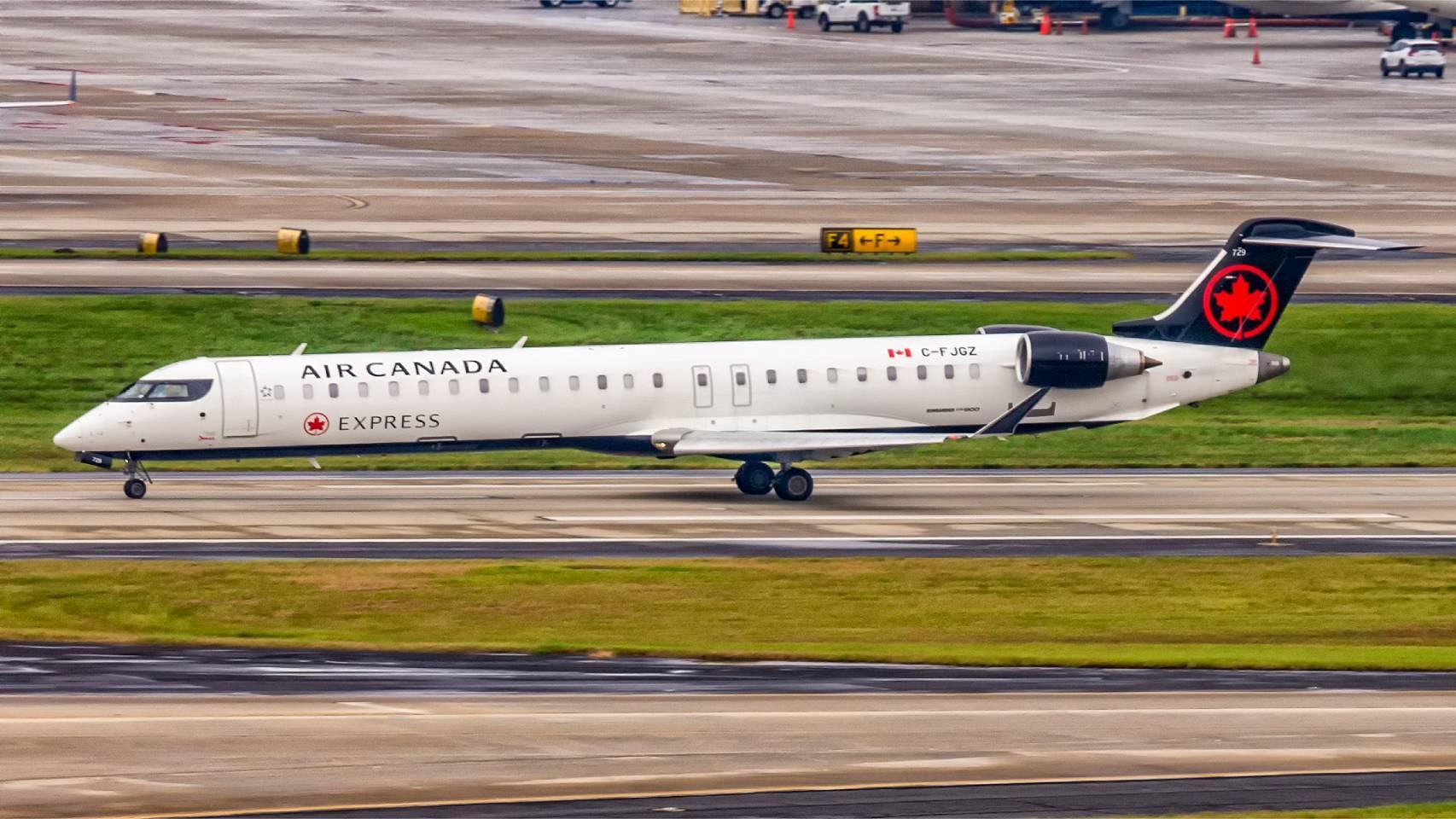 Así es el CRJ-900 de Air Canada, el avión que se ha chocado contra un camión de bomberos en Nueva York