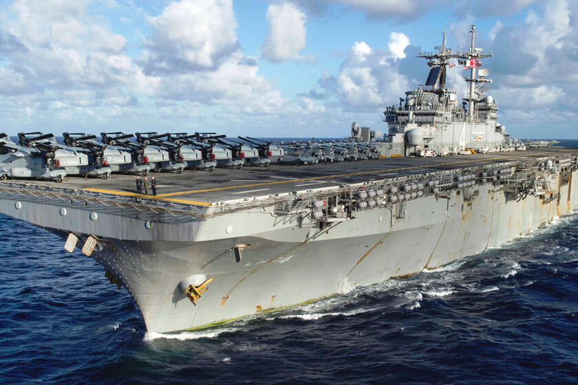 Un barco acaba de cambiarle el verbo a la guerra en Irán: para abrir Ormuz EEUU ya no va a bombardear, sino algo más peligroso