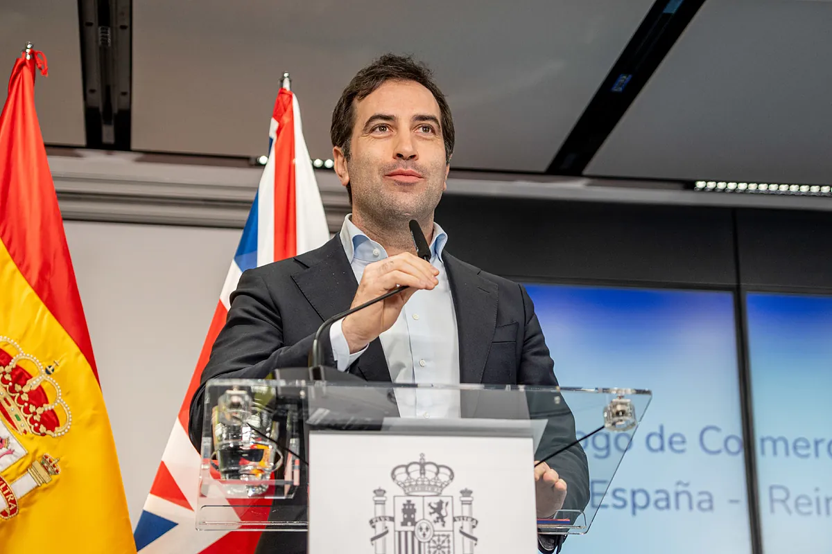 El déficit comercial baja en enero un 35,2%, hasta los 4.010 millones, por la caída de las importaciones energéticas