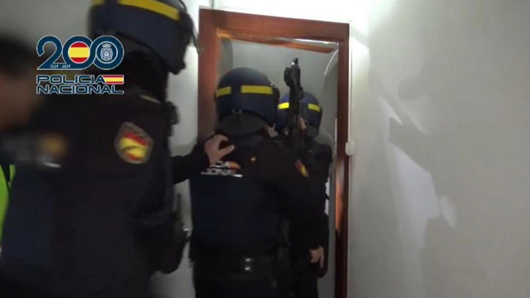 Detienen a dos personas en Sevilla que pertenecían a una red que obligaba a mujeres a prostituirse