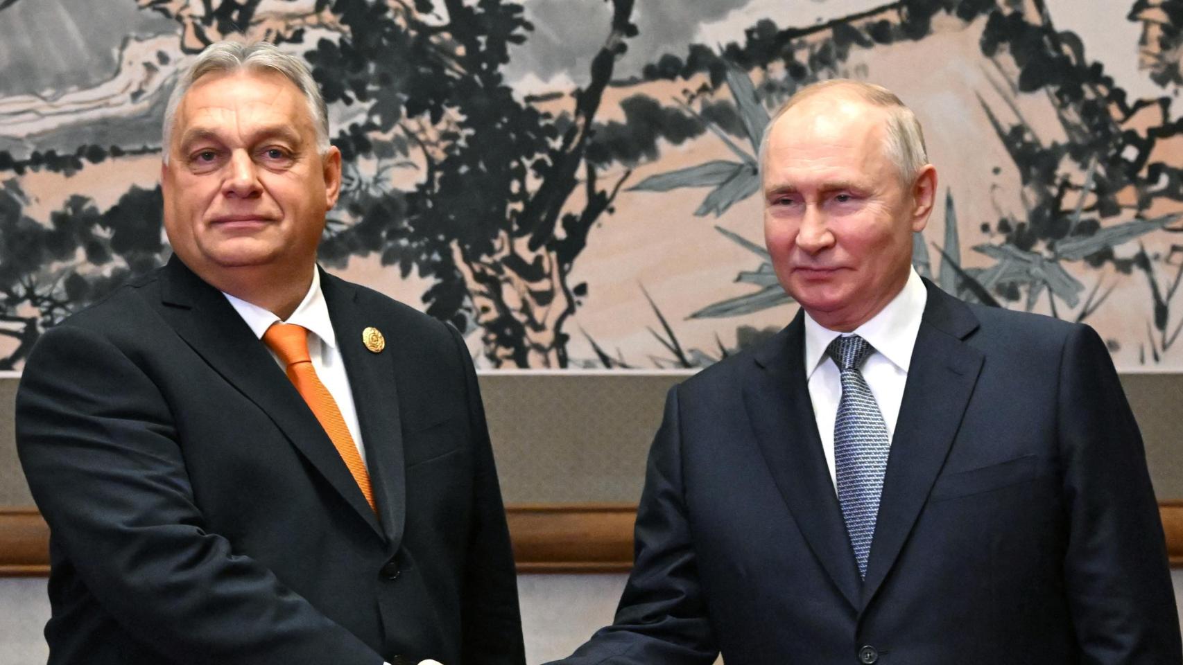 El Kremlin habría recibido información europea de la Hungría de Orbán y propuso simular un intento de asesinato