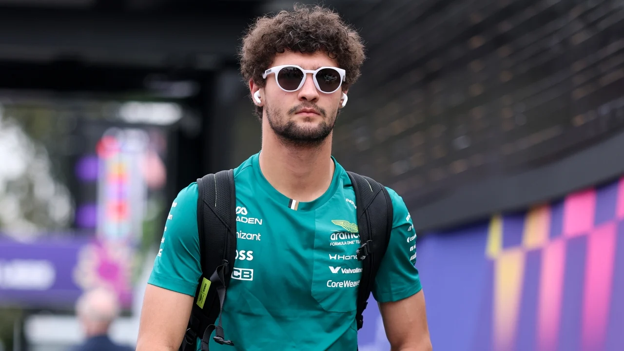 Aston Martin subirá a un rookie al AMR26 de Alonso en Suzuka y la pregunta es inevitable: ¿qué esperan sacar de verdad?