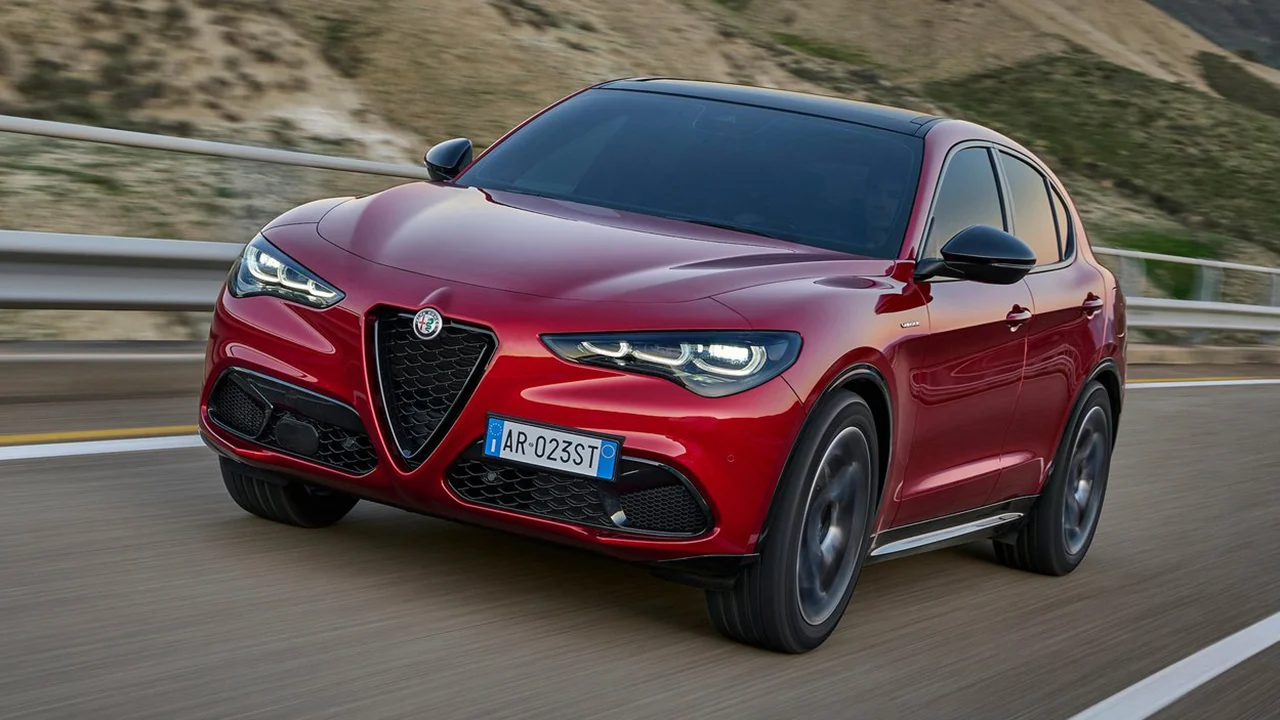 18.000 € menos y una dinámica superior, el Alfa Romeo Stelvio de precio imbatible pone al Audi Q5 contra las cuerdas