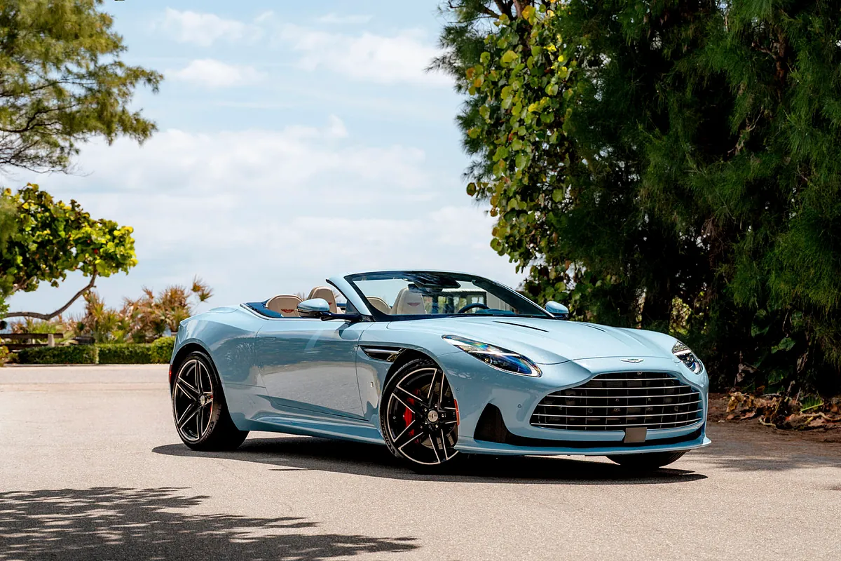 Aston Martin necesita un compañero de viaje