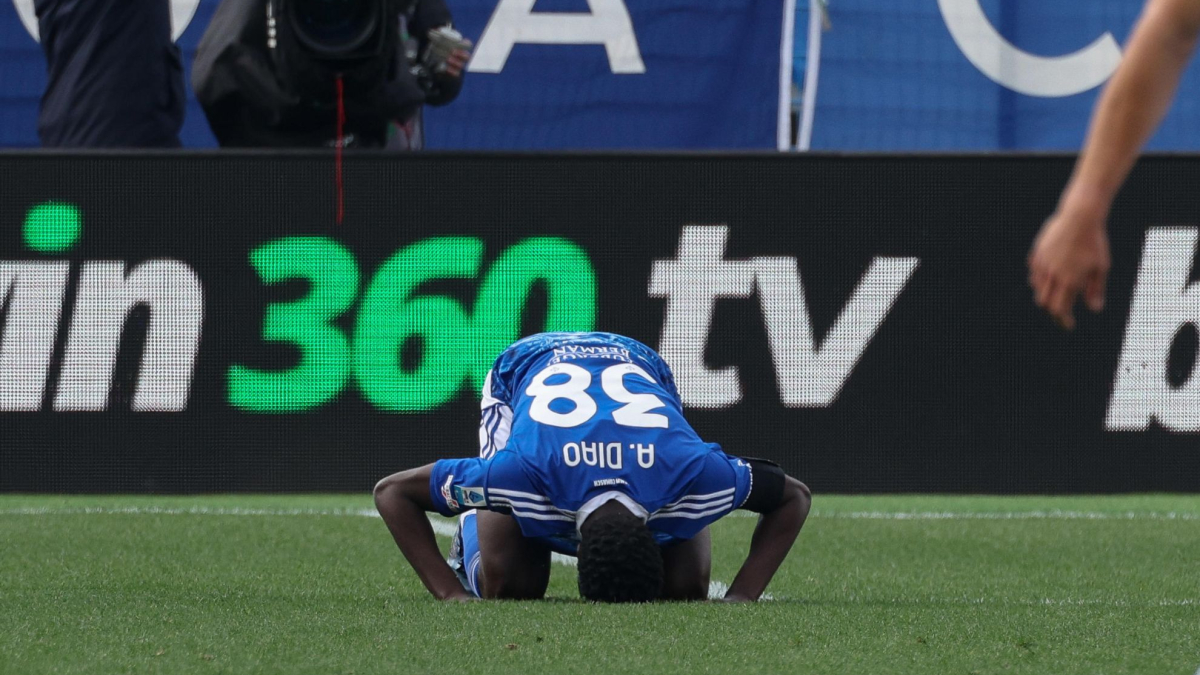 Assane Diao sale del túnel<br>