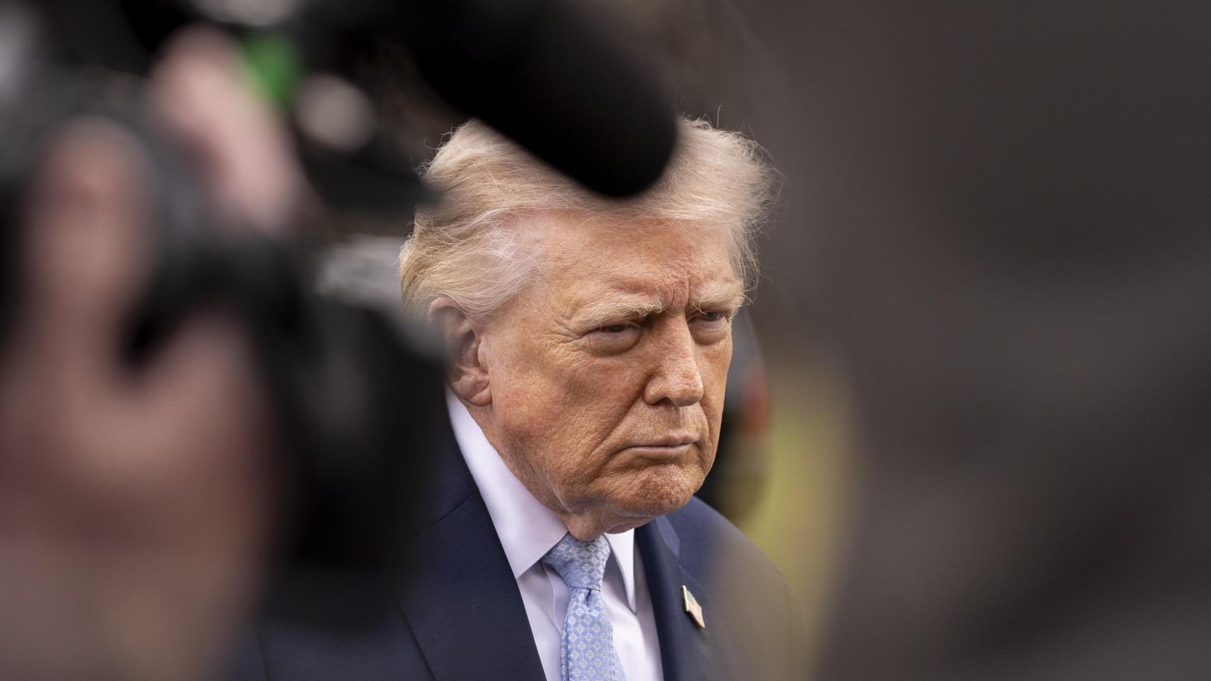 La derrota más humillante para Trump: vota por correo pese a considerarlo "fraude" y pierde en su feudo de Mar-a-Lago