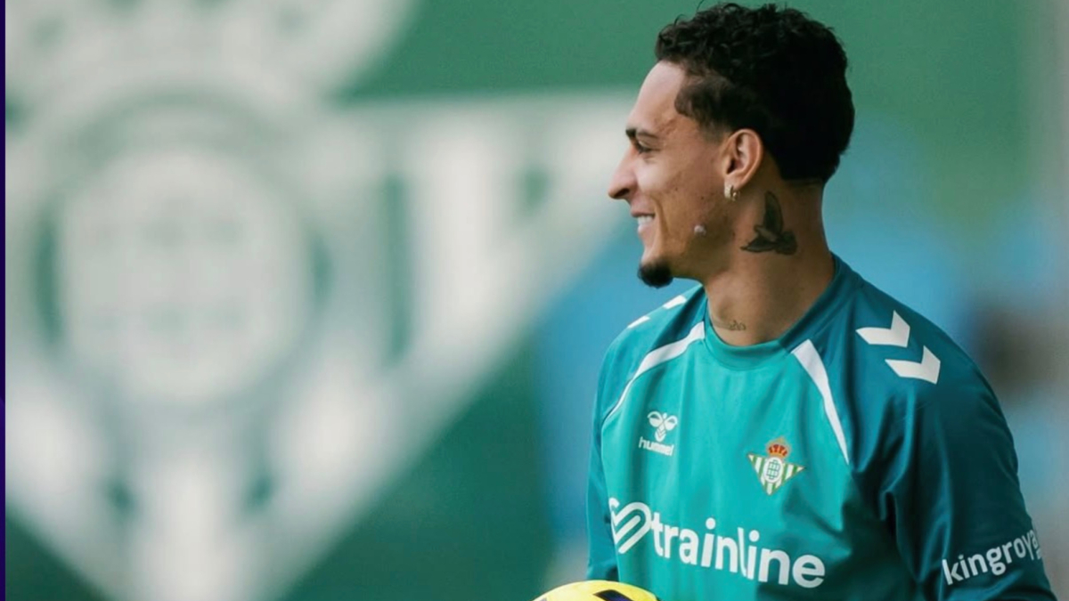 Antony comienza un plan específico de trabajo aprovechando el parón