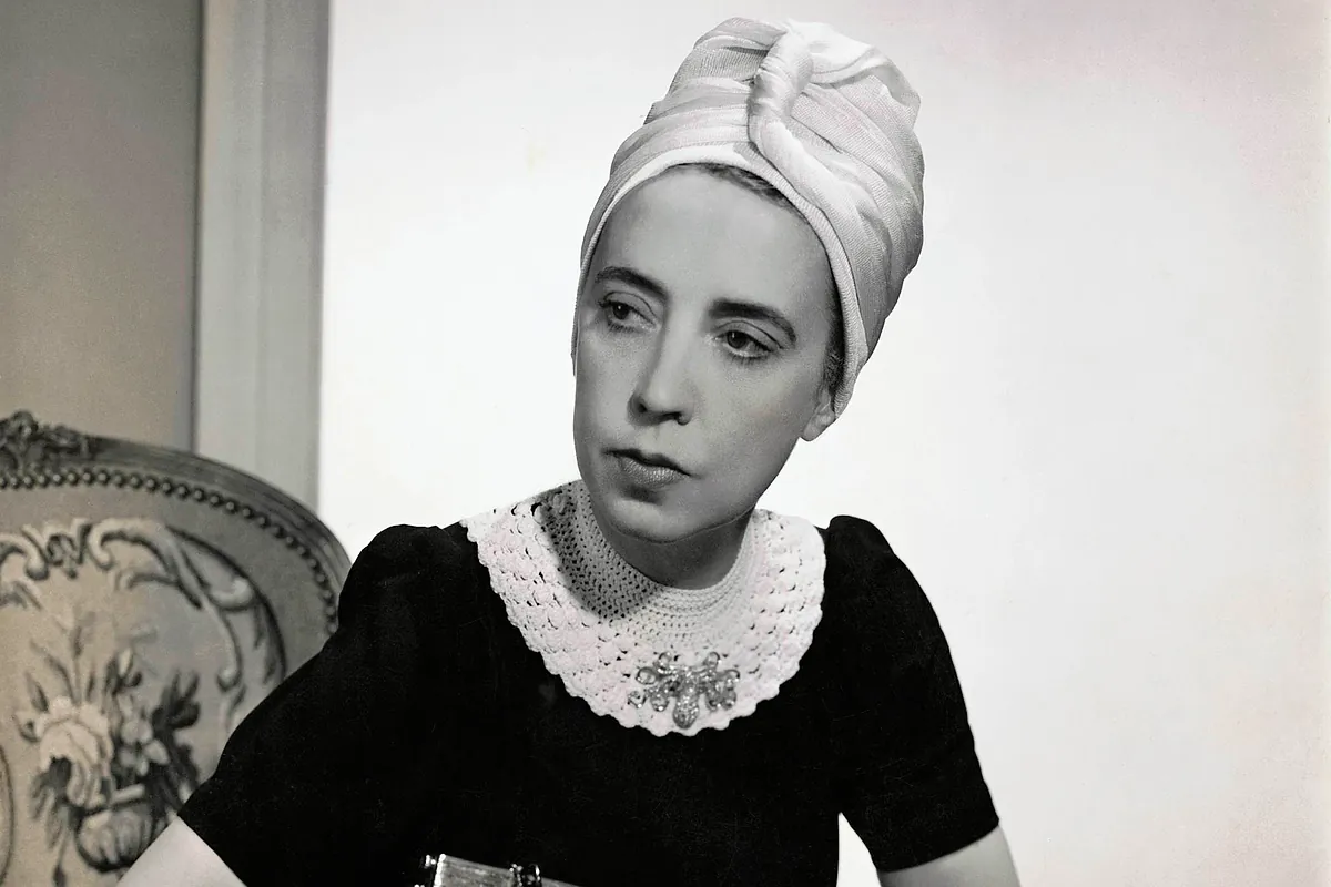 Elsa Schiaparelli, la diseñadora que convirtió el surrealismo de Dalí en moda