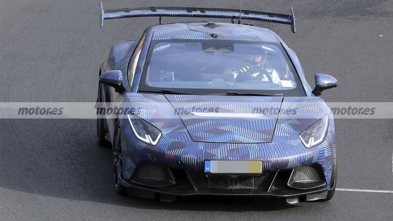 BYD quiere conquistar a los puristas de Porsche y AMG y su jefa en Europa avisa: "Queremos que digan 'este el coche que quiero conducir'"